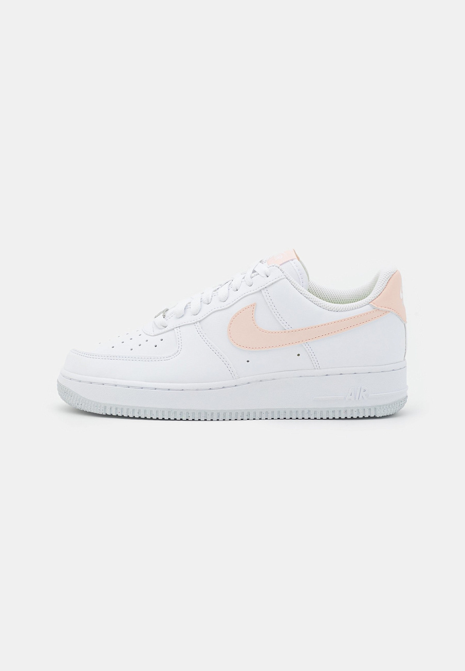 Фото № 1 с приближением к товару «‎Nike Air Force 1 »