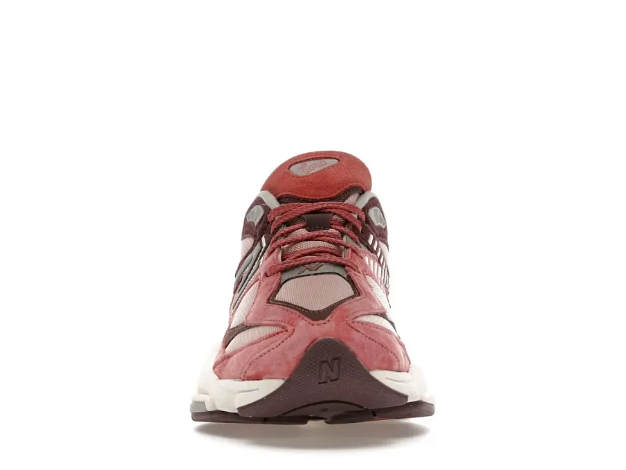 Фото № 2 с приближением к товару «‎New Balance 9060»