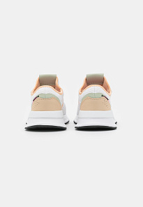 Фото № 4 с приближением к товару «‎Adidas U_path X »
