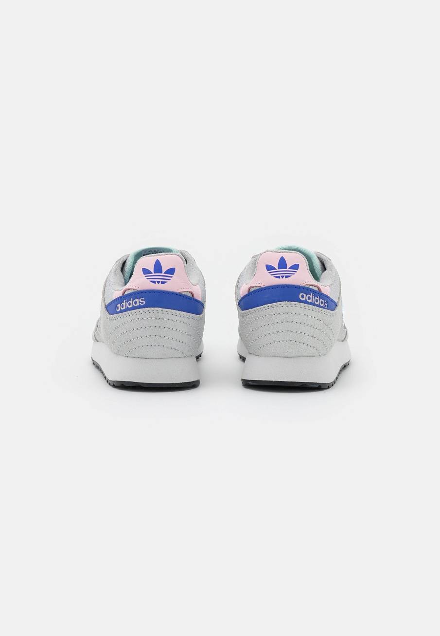 Фото № 4 с приближением к товару «‎Adidas Special »