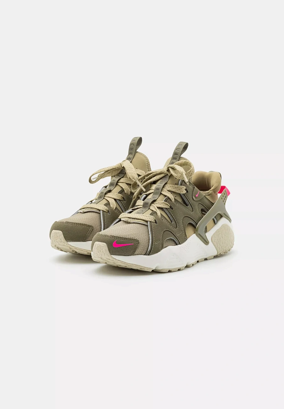Фото № 3 с приближением к товару «‎AIR HUARACHE»