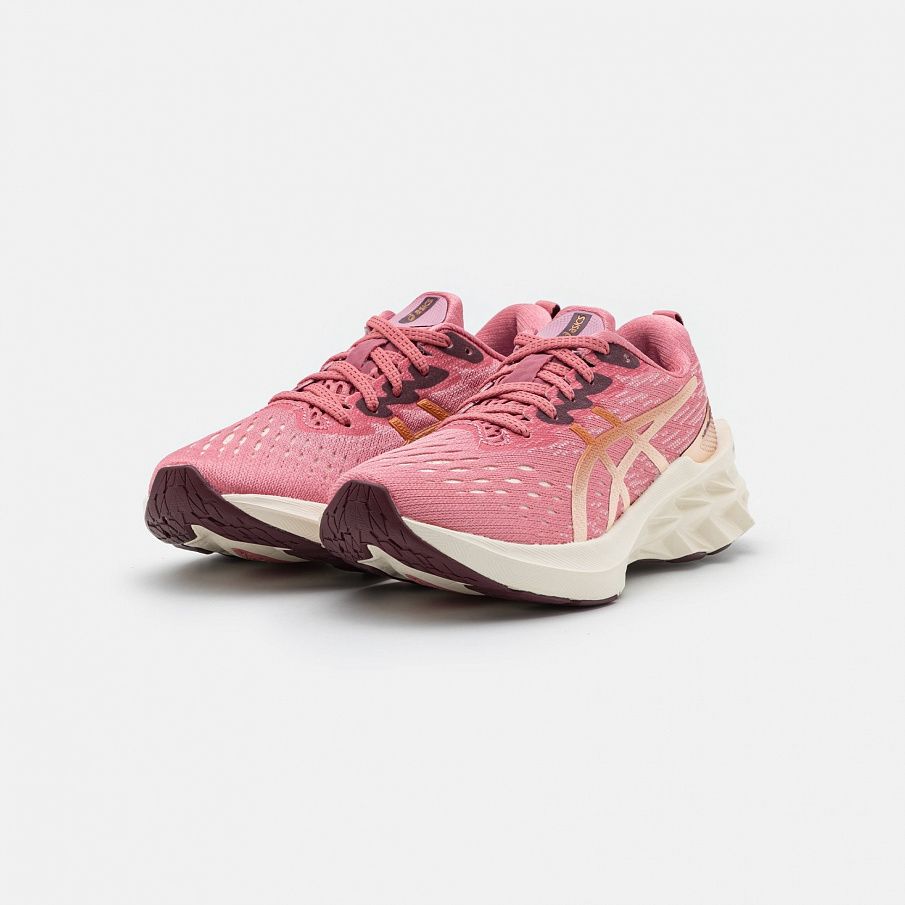 Фото № 2 с приближением к товару «‎Asics Novablast 2»