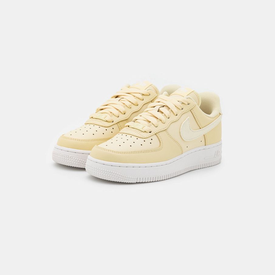 Фото № 3 с приближением к товару «‎Nike Air Force 1 07 »