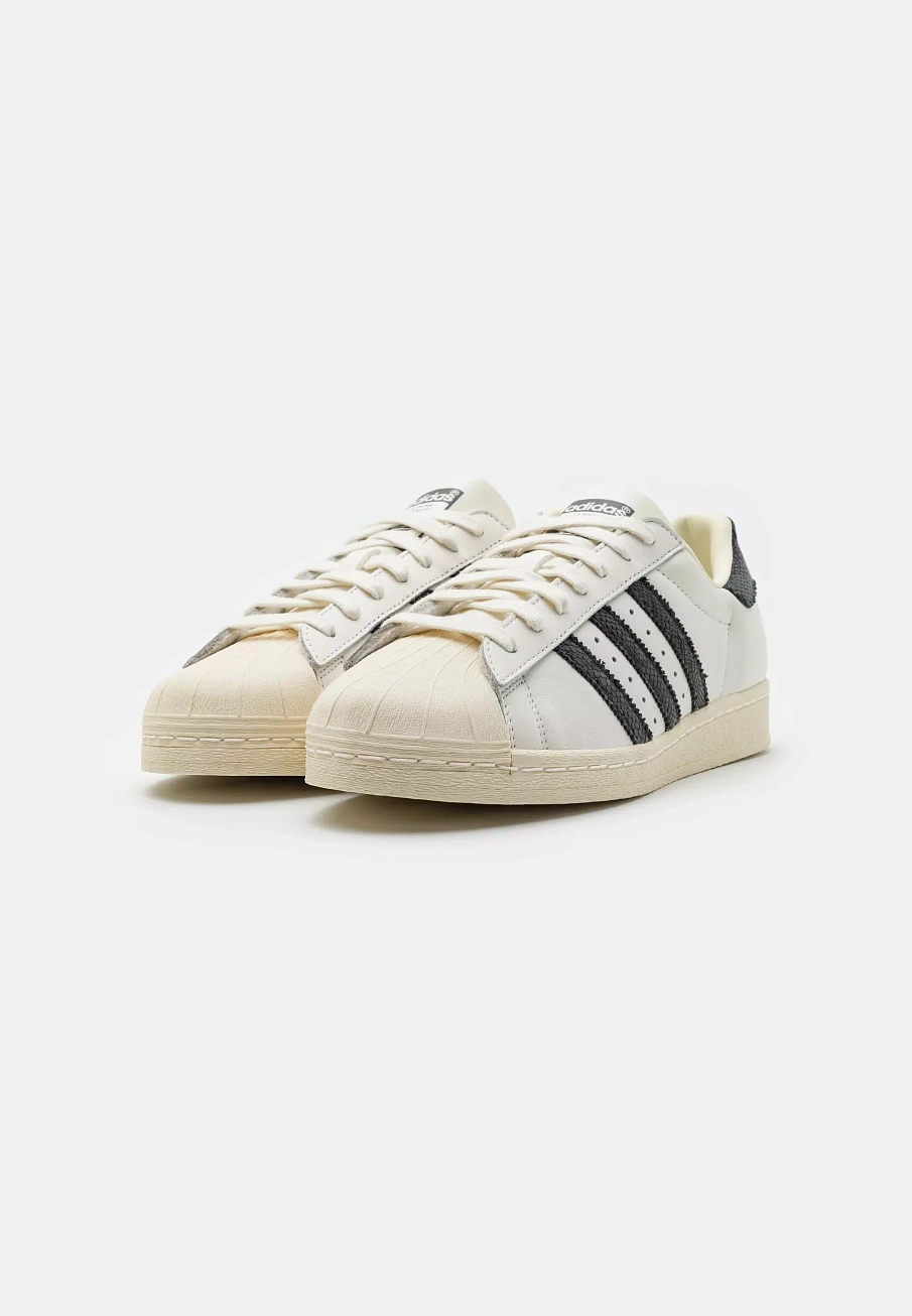 Фото № 4 с приближением к товару «‎SUPERSTAR 82 UNISEX»