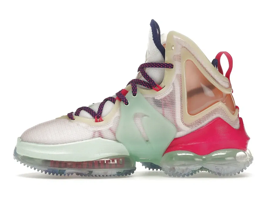 Фото № 3 с приближением к товару «‎Nike LeBron 19 Valentines Day Love Letter»