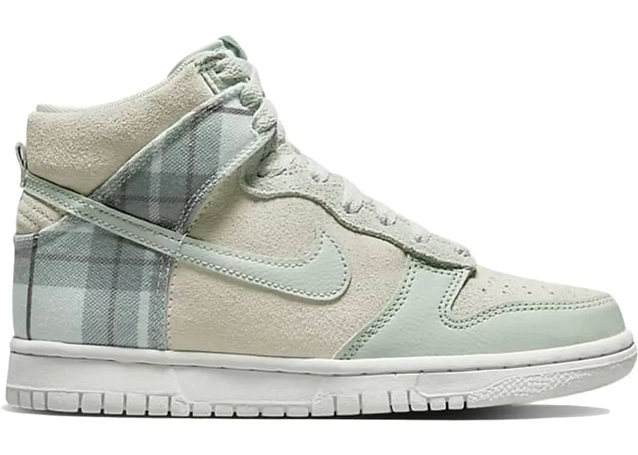 Фото № 1 с приближением к товару «‎Nike Dunk High SE»