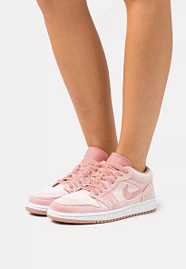Фото № 1 с приближением к товару «‎WMNS AIR JORDAN 1 LOW SE EDGE»