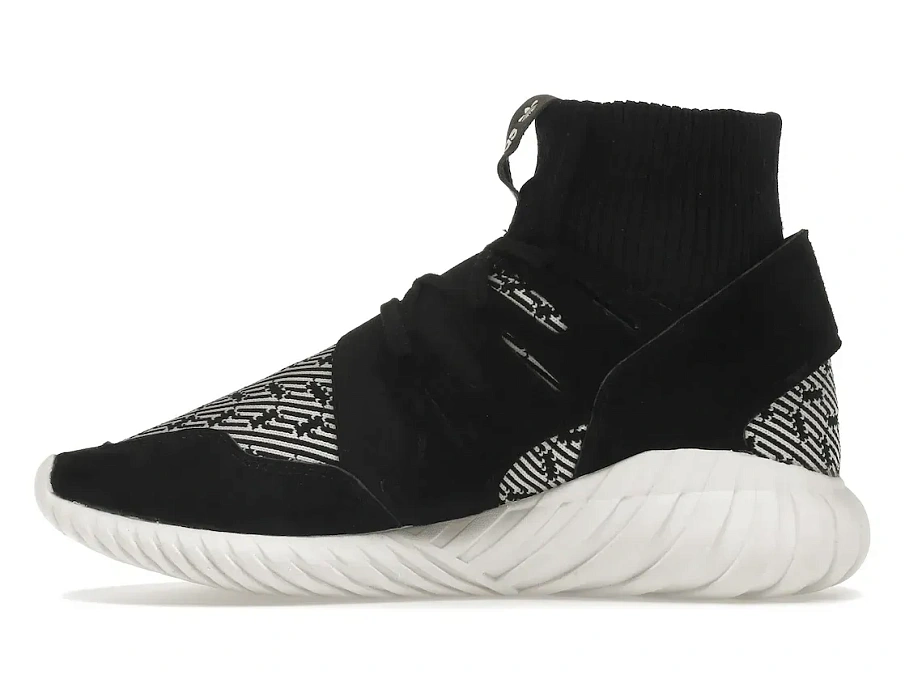 Фото № 3 с приближением к товару «‎adidas Tubular Doom Black/Black-White»