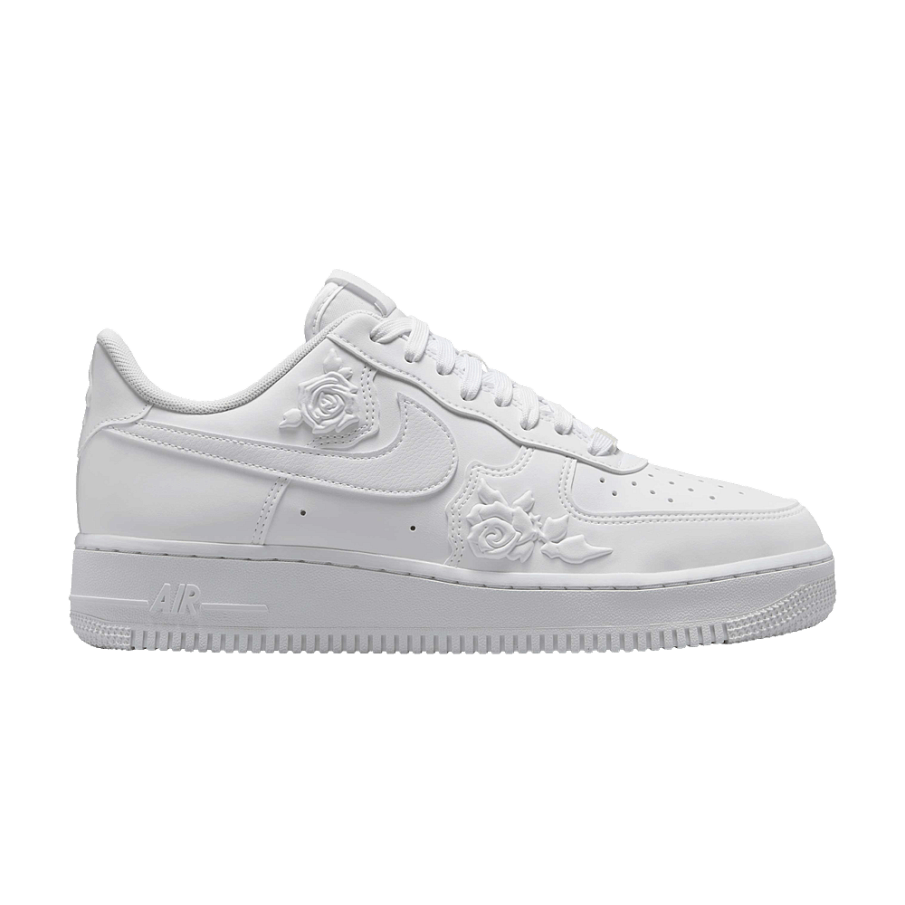 Фото № 1 с приближением к товару «‎Nike Women's Air Force 1 07 White Roses»