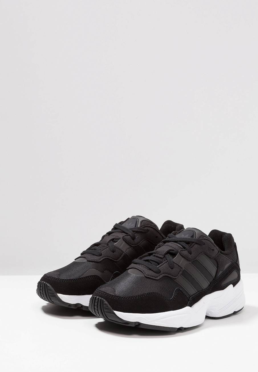 Фото № 3 с приближением к товару «‎Adidas Yung-96 »