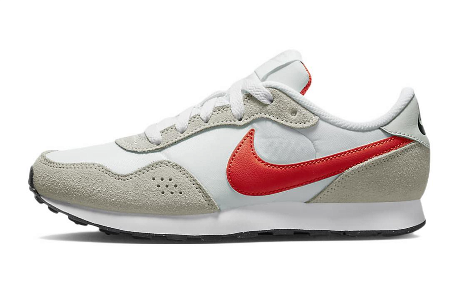 Фото № 1 с приближением к товару «‎ Nike MD Valiant Running shoes»
