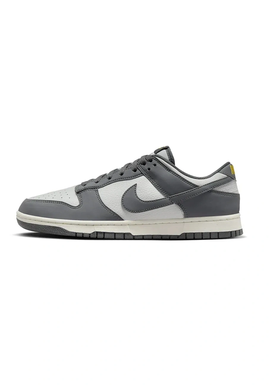 Фото № 1 с приближением к товару «‎DUNK LOW NEXT NATURE»