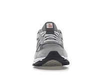 Фото № 2 с приближением к товару «‎New Balance 990v4»