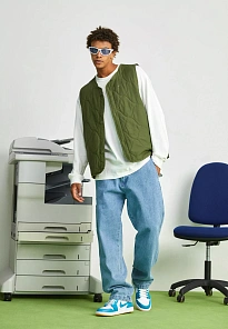 Фото № 3 с приближением к товару «‎AIR JORDAN 1 MID»