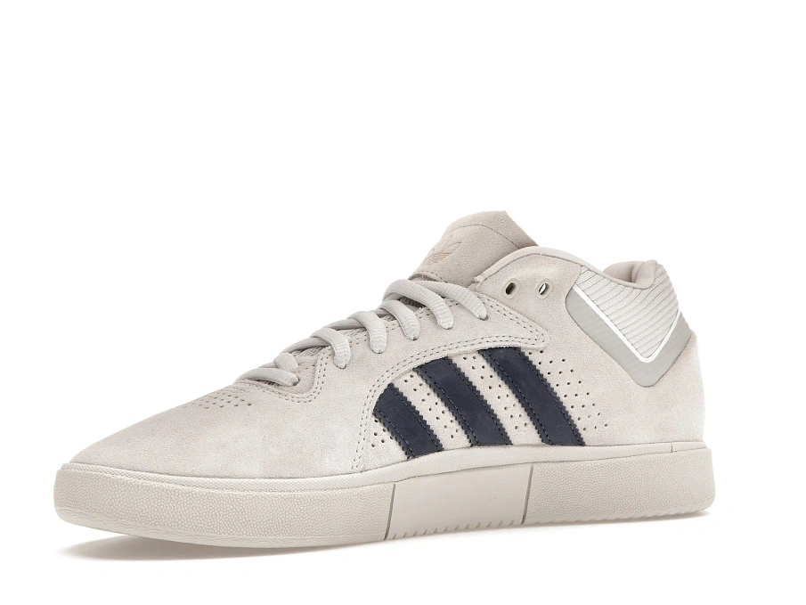 Фото № 4 с приближением к товару «‎adidas Tyshawn New York»