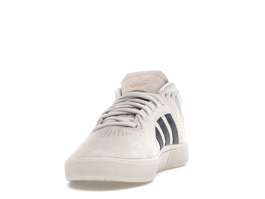Фото № 3 с приближением к товару «‎adidas Tyshawn New York»