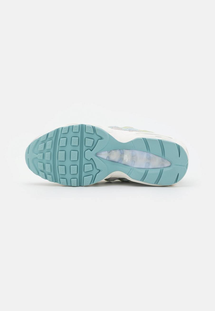 Фото № 3 с приближением к товару «‎Nike Air Max 95 TM »