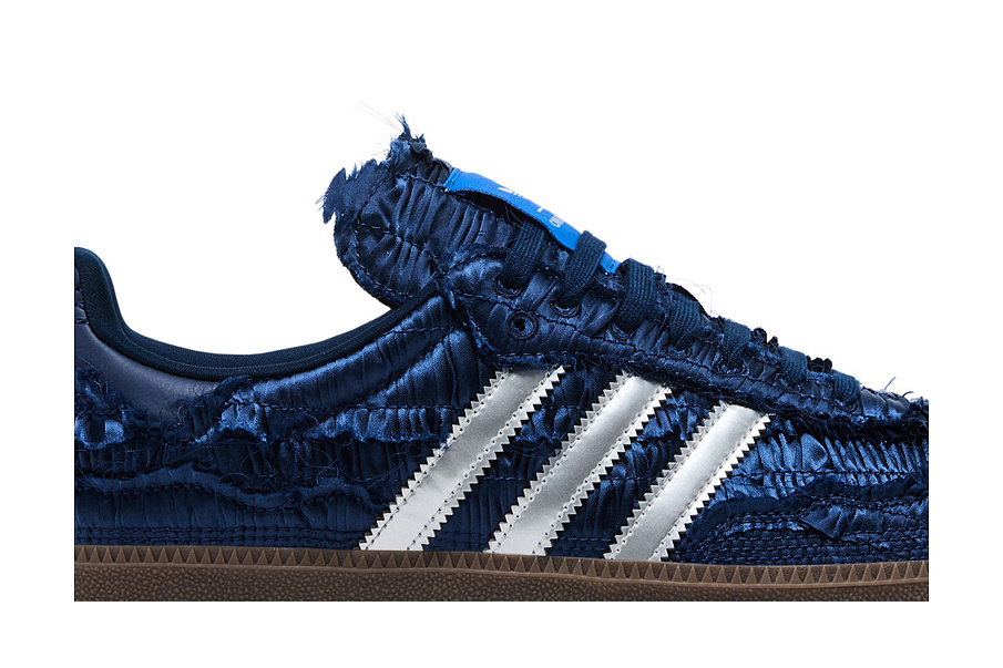 Фото № 3 с приближением к товару «‎Caroline Hu x adidas Samba OG Satin Pack - Dark Blue»
