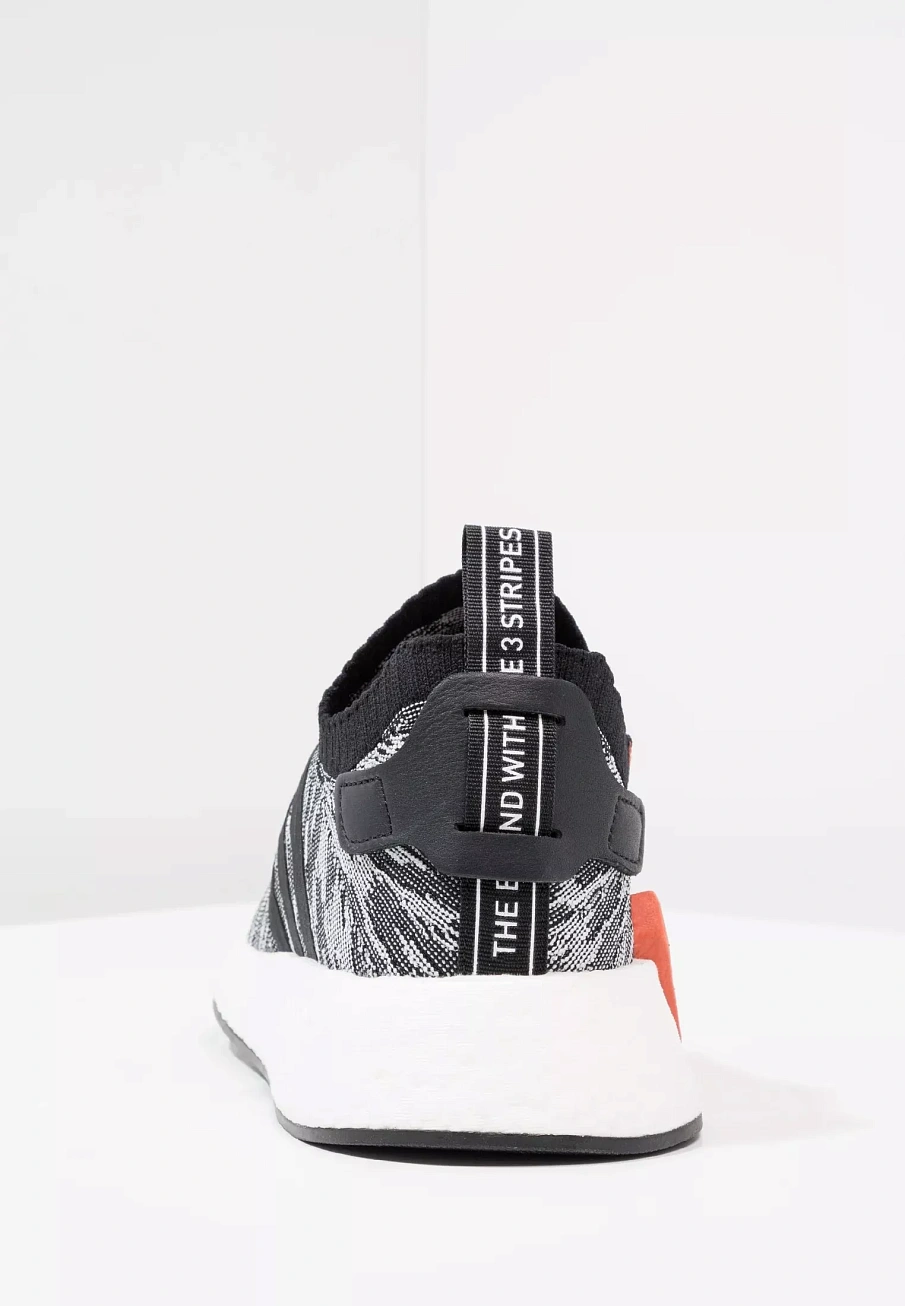 Фото № 3 с приближением к товару «‎NMD_R2 PK»