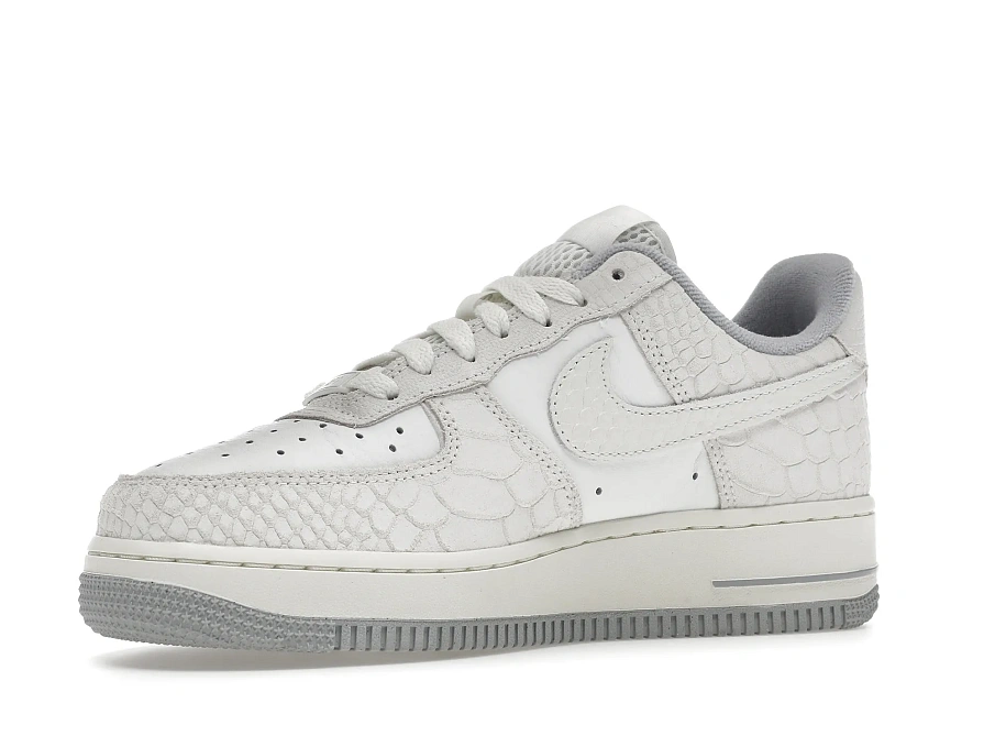 Фото № 2 с приближением к товару «‎Nike Air Force 1 Low 07 White Python »