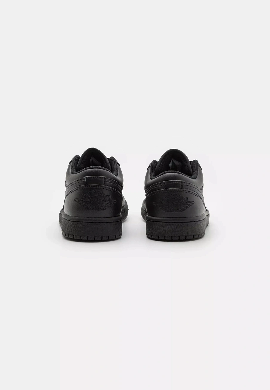 Фото № 4 с приближением к товару «‎AIR JORDAN 1»