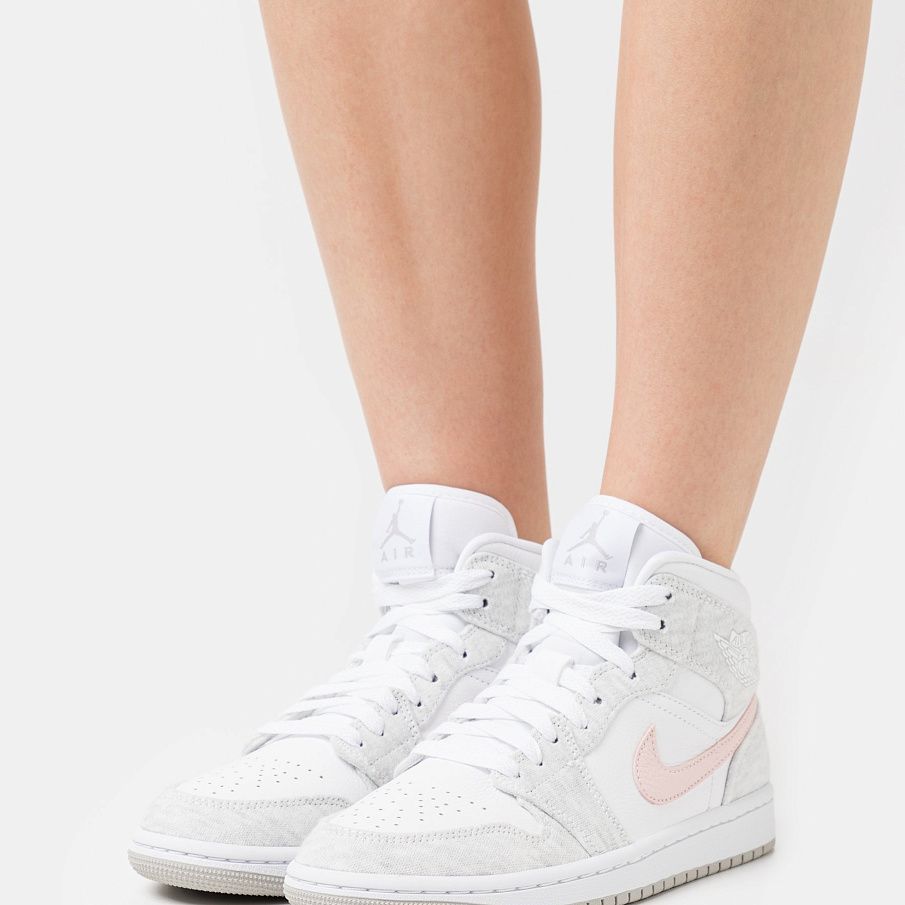 Фото № 2 с приближением к товару «‎Jordan Air 1 SE V3 »