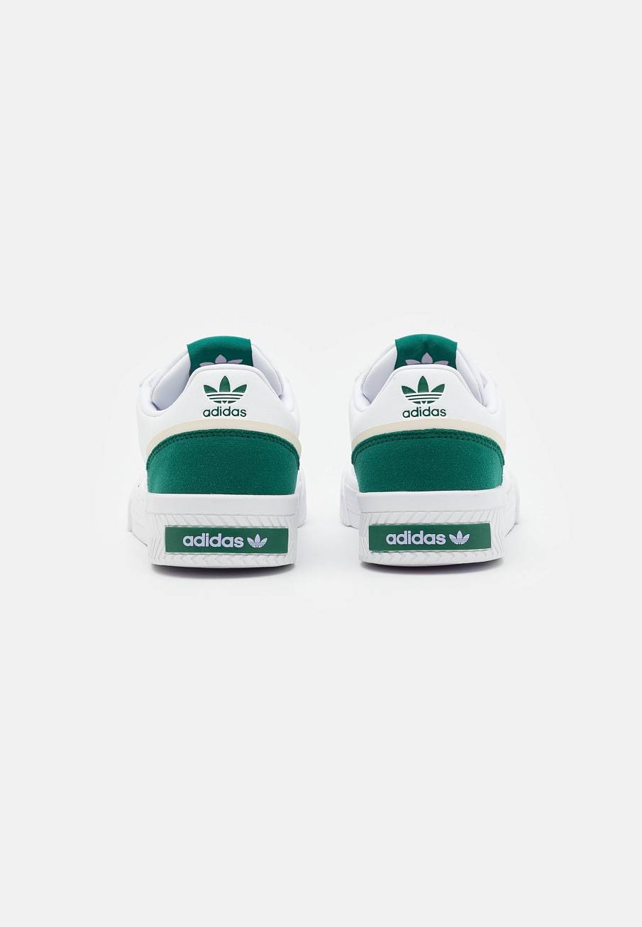 Фото № 4 с приближением к товару «‎Adidas Court Tourino »
