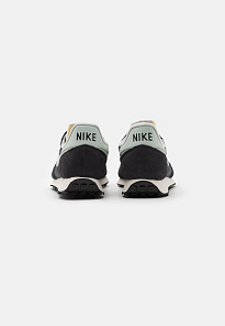 Фото № 3 с приближением к товару «‎Nike Challenger Og »