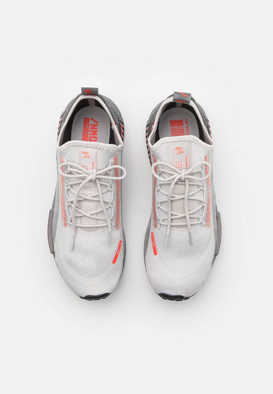 Фото № 4 с приближением к товару «‎Adidas Nmd_r1 Speedlines »