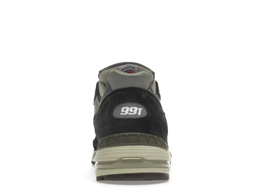 Фото № 4 с приближением к товару «‎New Balance 991»