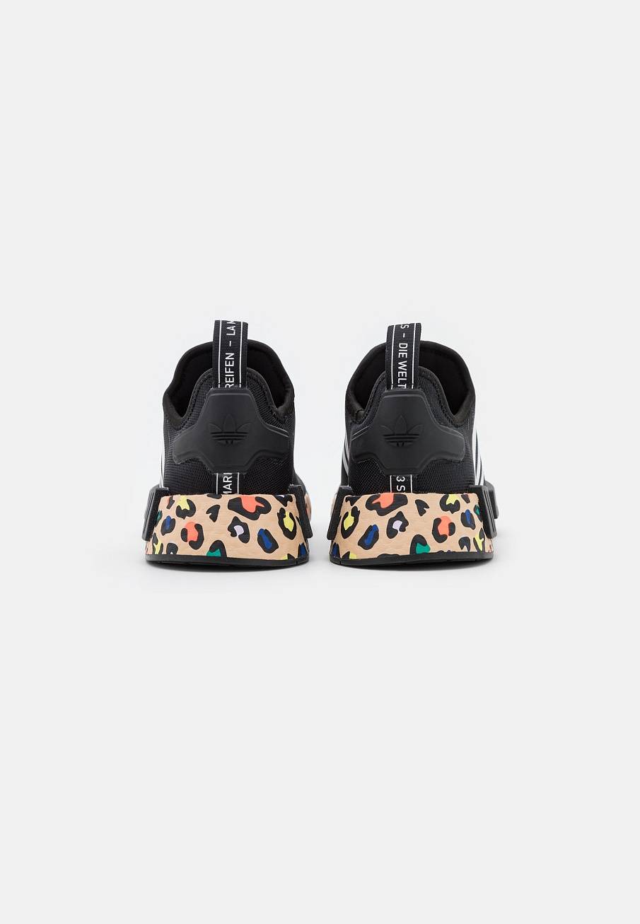 Фото № 4 с приближением к товару «‎Adidas Nmd_r1 »