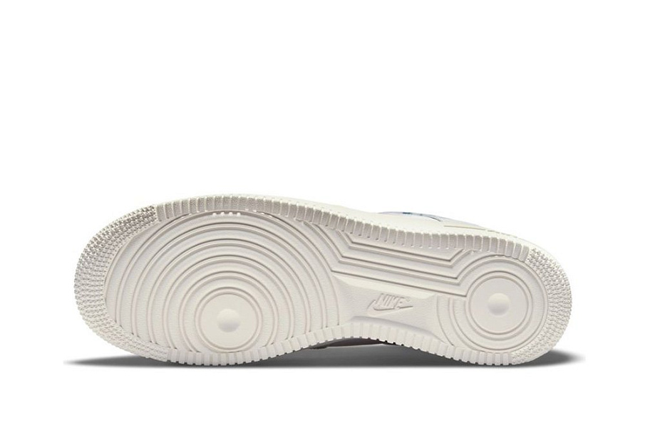 Фото № 4 с приближением к товару «‎Nike Air Force 1»