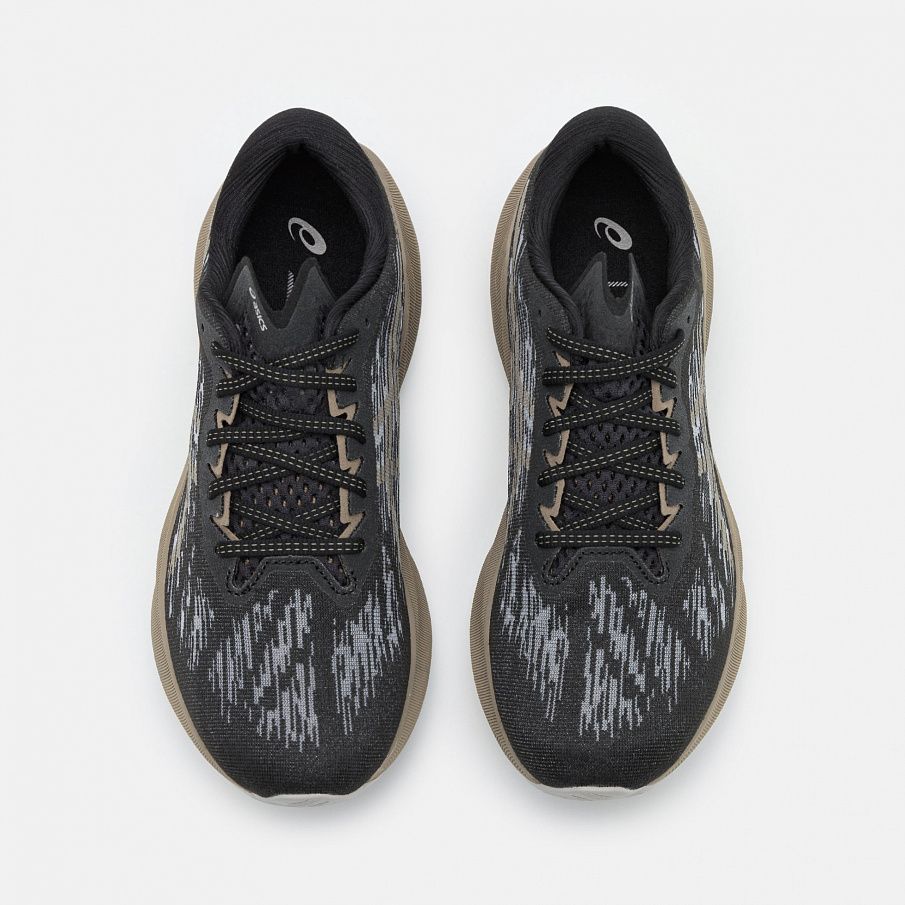 Фото № 4 с приближением к товару «‎Asics Novablast 3»