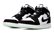 Фото № 2 с приближением к товару «‎Air Jordan 1 Mid SE (GS) White Black Teal Tint»