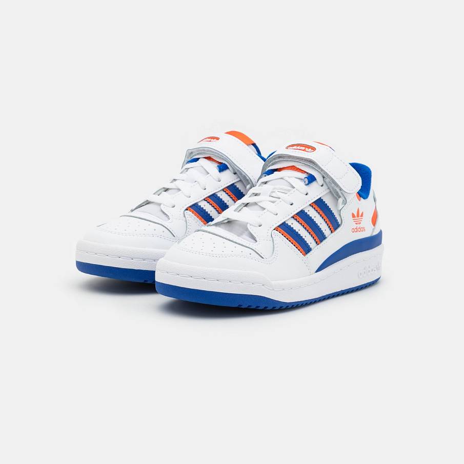 Фото № 4 с приближением к товару «‎Adidas Forum »
