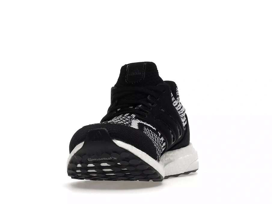 Фото № 3 с приближением к товару «‎adidas Ultra Boost 5.0 DNA Oreo»