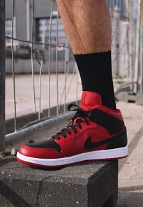 Фото № 2 с приближением к товару «‎AIR JORDAN 1 MID»