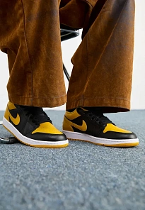 Фото № 2 с приближением к товару «‎AIR JORDAN 1 LOW»