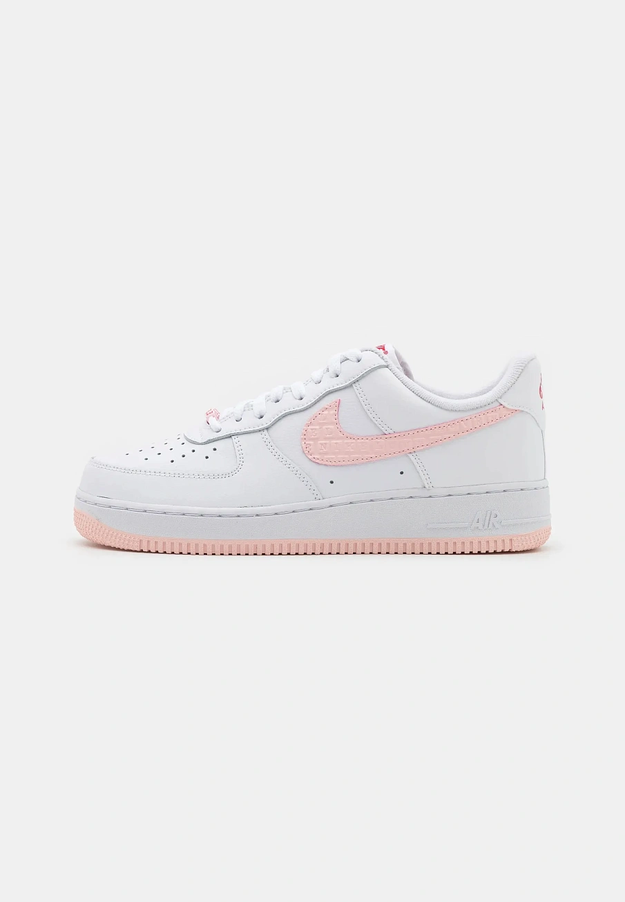 Фото № 1 с приближением к товару «‎NIKE AIR FORCE 1 '07 VT»