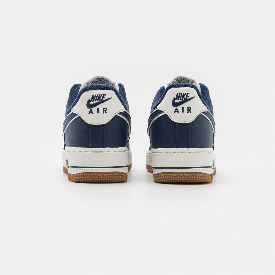 Фото № 3 с приближением к товару «‎Nike Air Force 1 07 Lv8 »