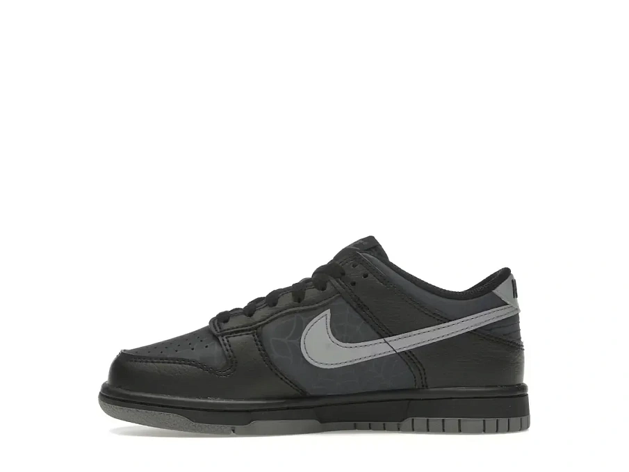 Фото № 3 с приближением к товару «‎Nike Dunk Low»