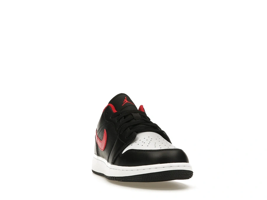 Фото № 3 с приближением к товару «‎Jordan 1 Low White Toe »