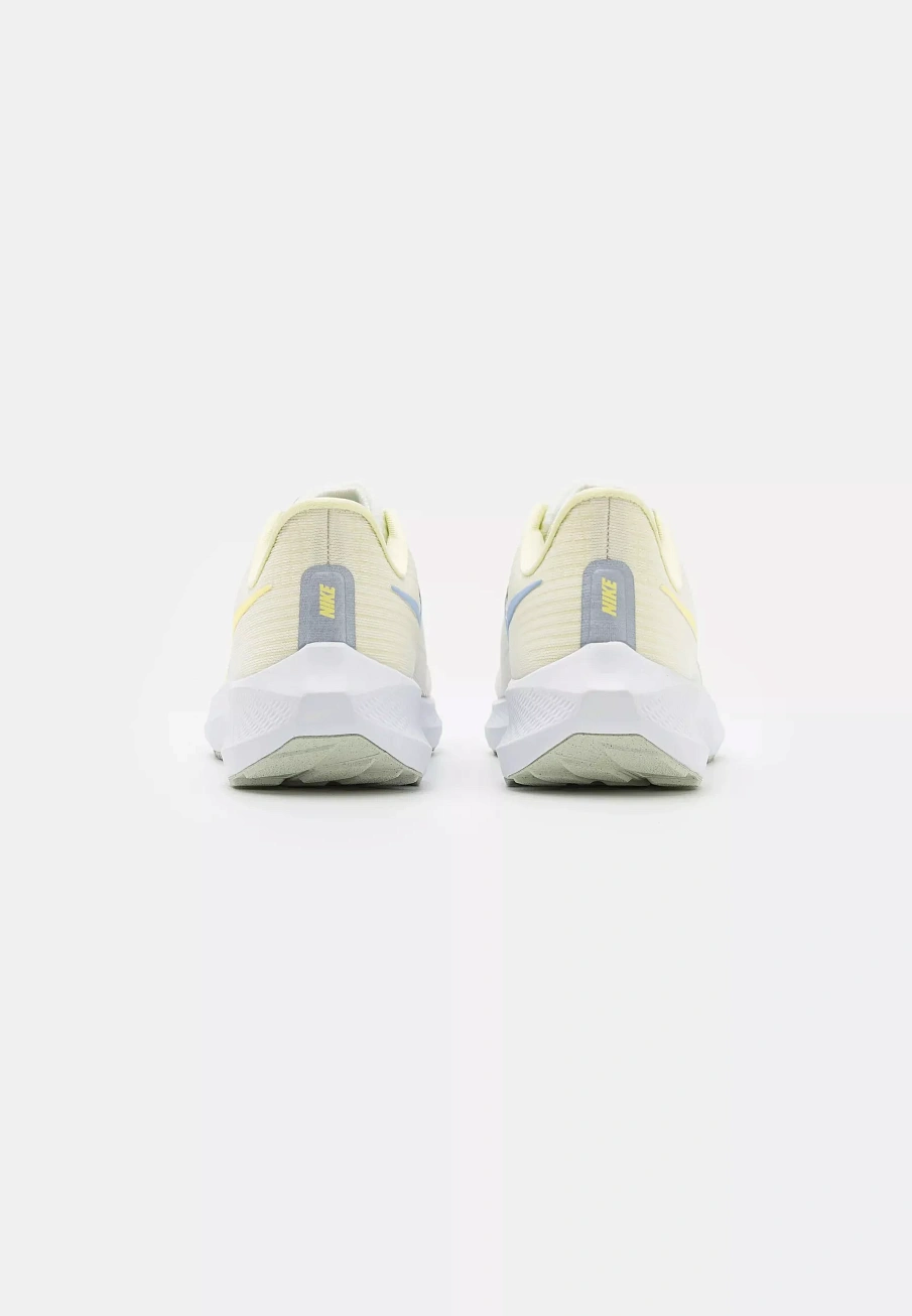 Фото № 2 с приближением к товару «‎AIR ZOOM PEGASUS 39»