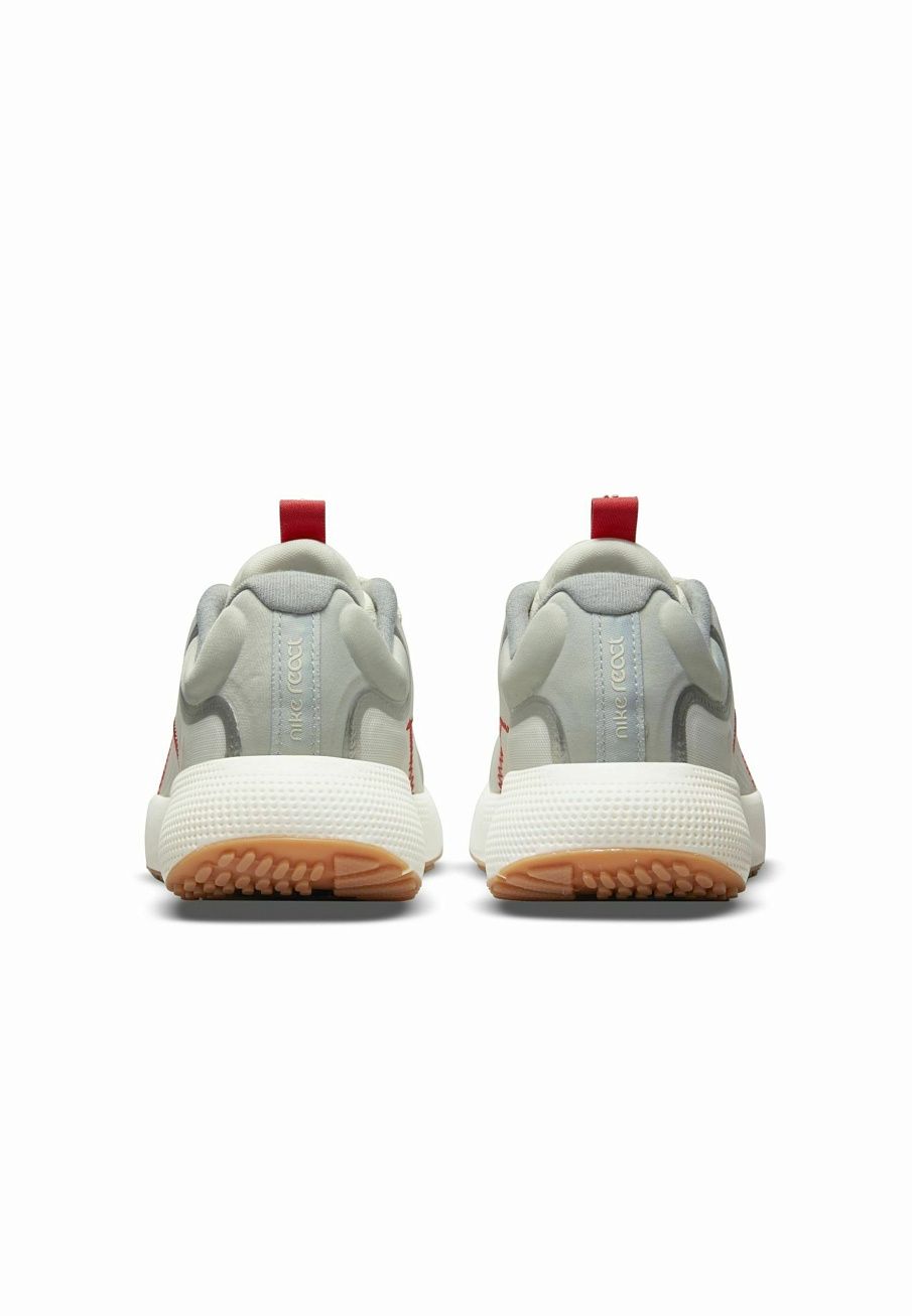 Фото № 4 с приближением к товару «‎Кроссовки Nike SPN1241A14T-A11»