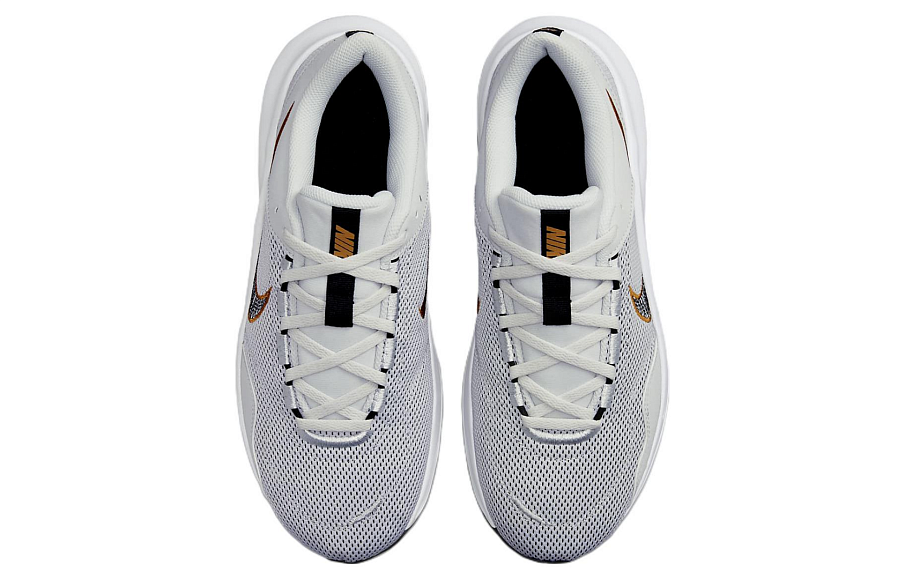 Фото № 4 с приближением к товару «‎ Nike Legend Essential Training shoes»