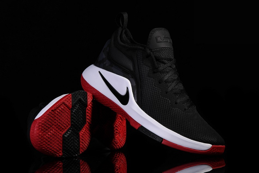 Фото № 1 с приближением к товару «‎Nike Lebron Witness II »