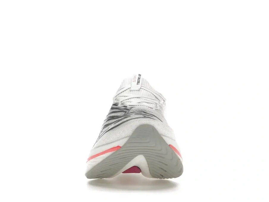 Фото № 2 с приближением к товару «‎New Balance FuelCell SC Elite V3»