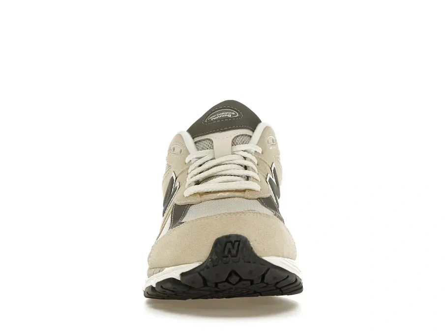 Фото № 2 с приближением к товару «‎New Balance 2002R»