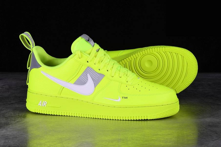 Фото № 3 с приближением к товару «‎Nike Air Force 1 ’07 Lv8 Utility Volt »