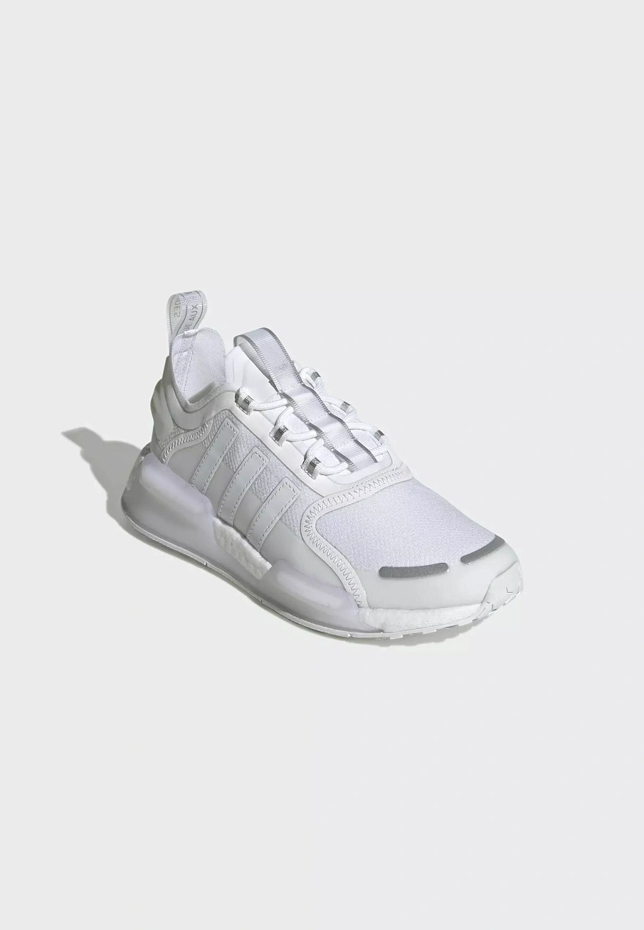 Фото № 4 с приближением к товару «‎NMD V3»
